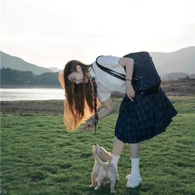 秋霞